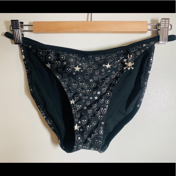 Skull Bikini Bottom - Picture 2 of 4